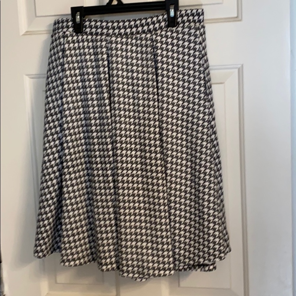 LuLaRoe Black and White Houndstooth Midi Skirt